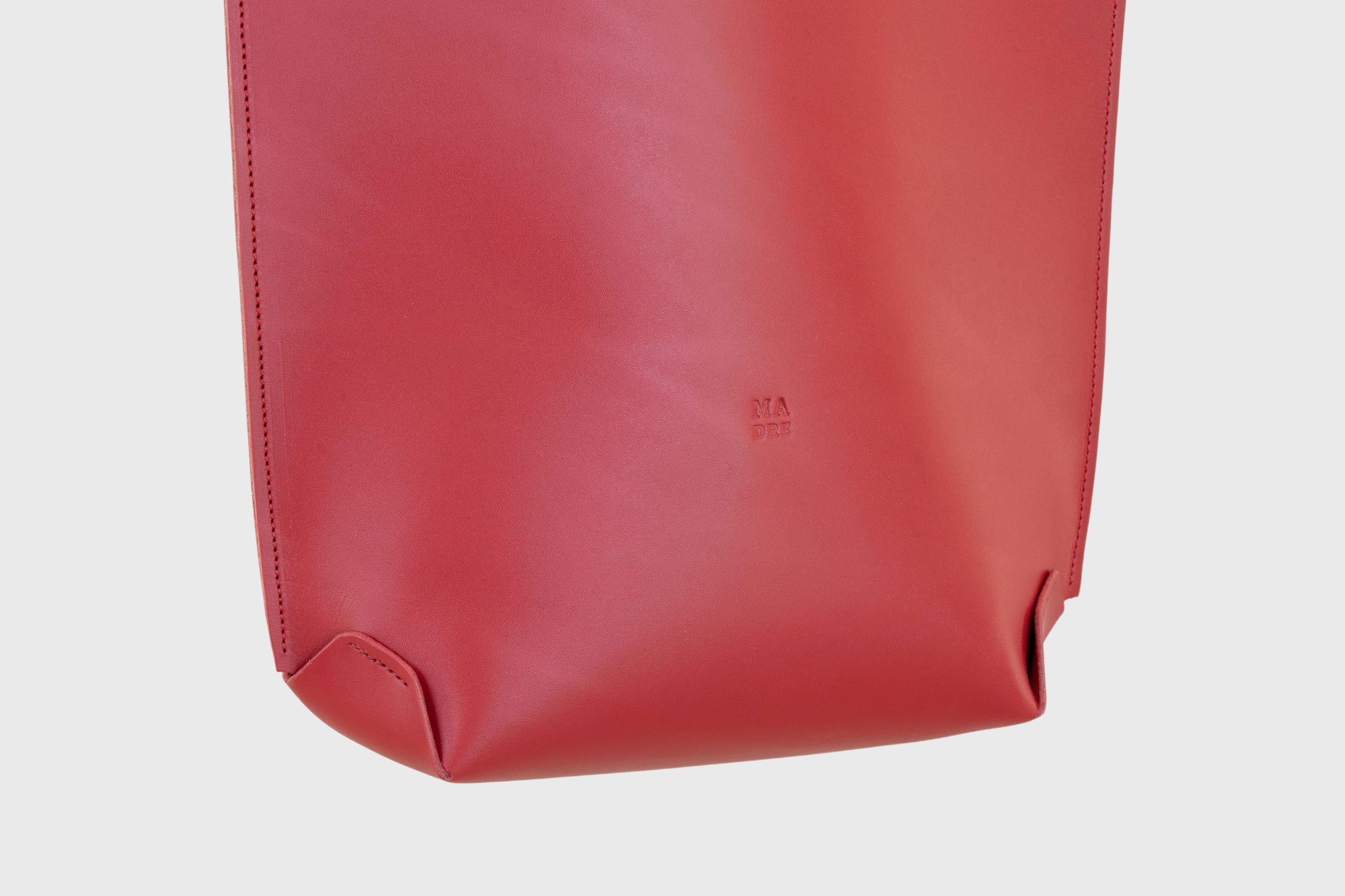 Oversized Tote Bag Red Leather Vegetable Tanned Leather Novillo Handstitched Quality Design By Manuel Dreesmann Atelier Madre Barcelona Spain