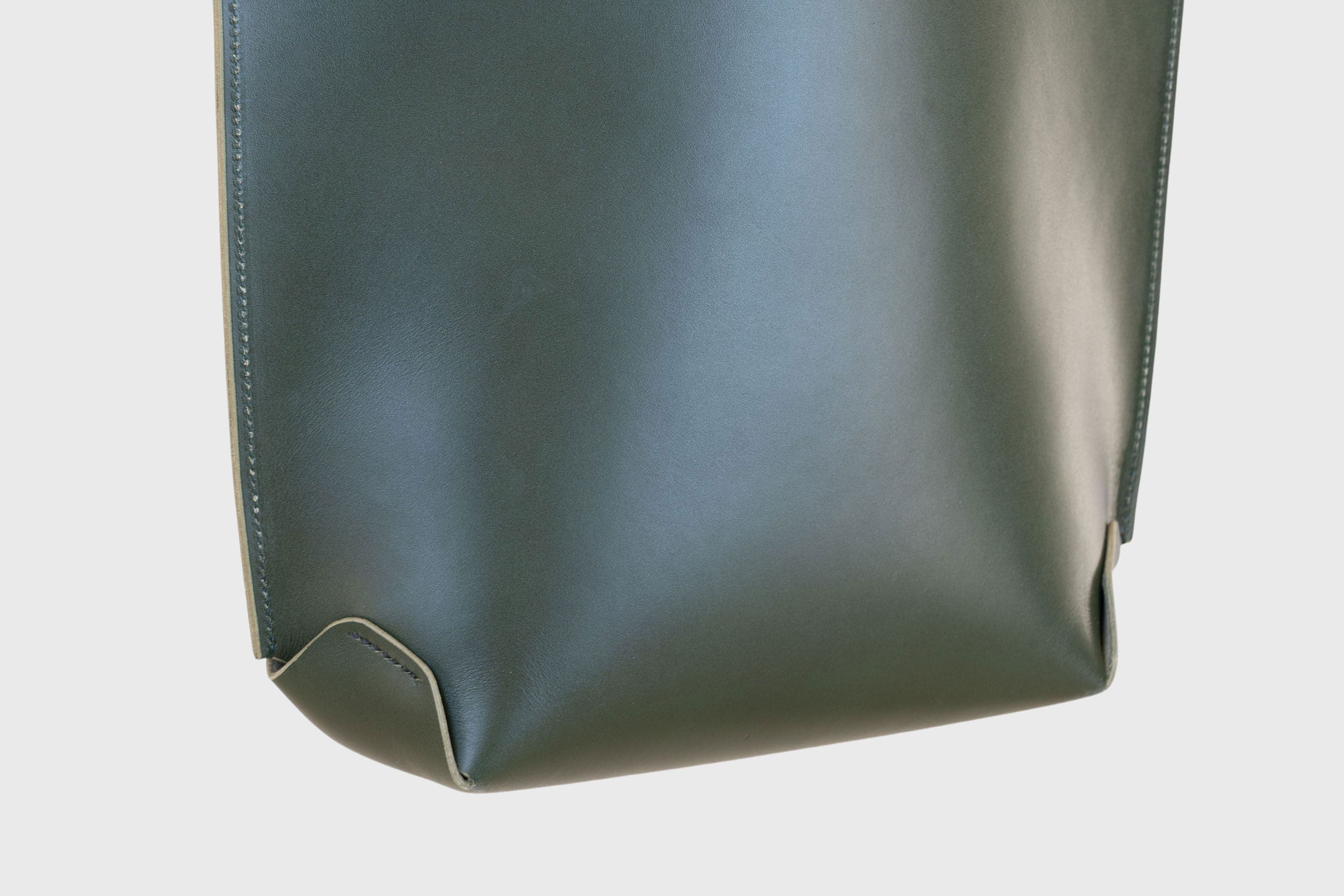 Tote Bag Olive Green Leather Vegetable Tanned High Quality and Design By Manuel Dreesmann Atelier Madre Barcelona Spain