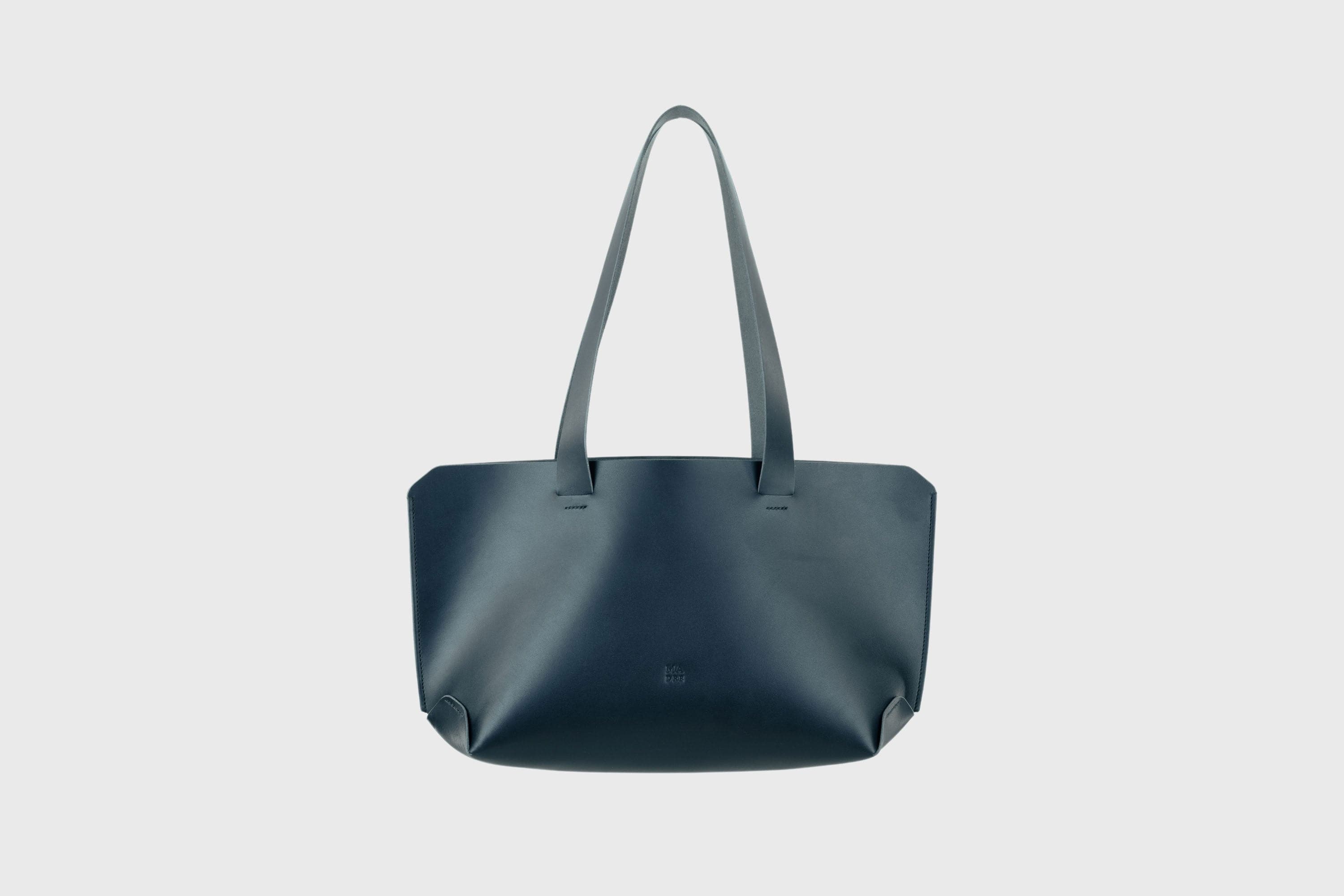 Bag Tote Leather Dark Blue Vegtan Full Grain Leather Modern Design By Manuel Dreesmann Atelier Madre Barcelona Spain