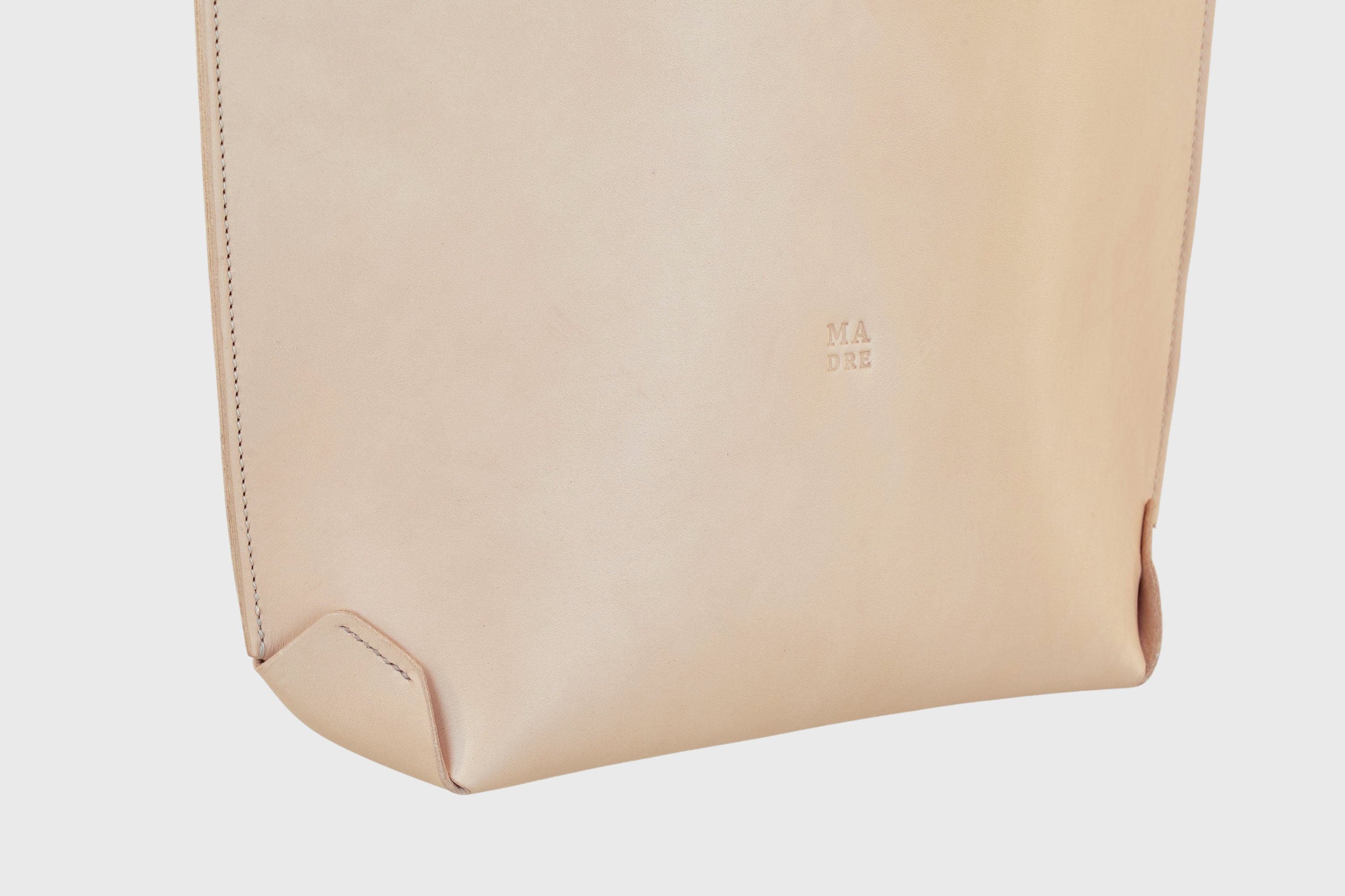 Tall Tote Bag Natural Vachetta Color Handstitched Leather Beige Minimalism Design By Manuel Dreesmann Atelier Madre Barcelona Spain