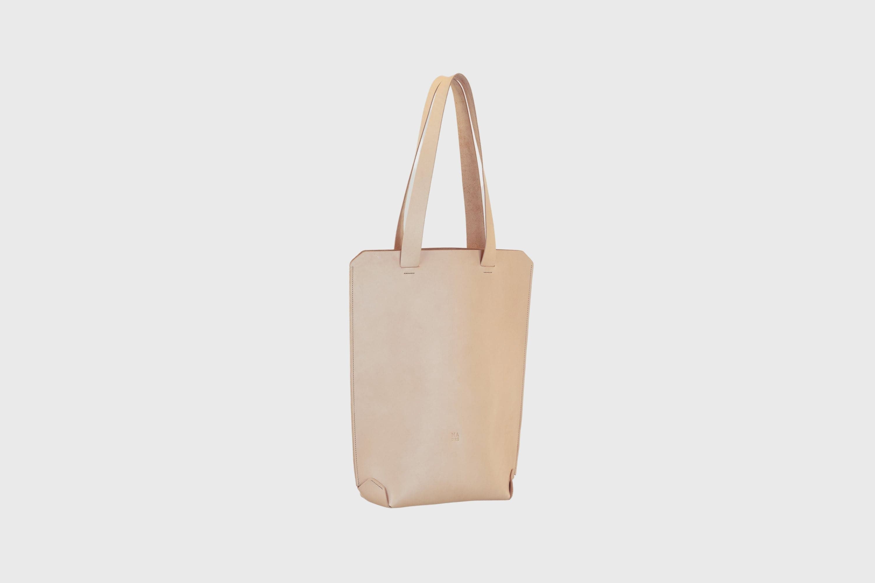 Tote Long Bag Leather Vachetta Natural Color Modern Look Design By Manuel Dreesmann Atelier Madre Barcelona Spain